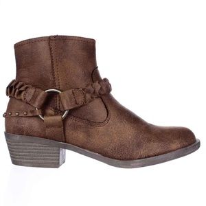 XoXo leather zip up boots Only worn twice!